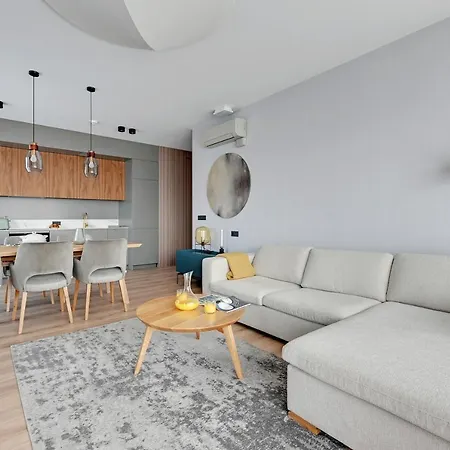 Deo Plaza Luxury By Blue Mandarin Apartment *