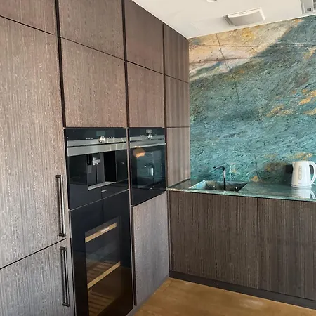 Deo Plaza Luxury By Blue Mandarin Apartment *